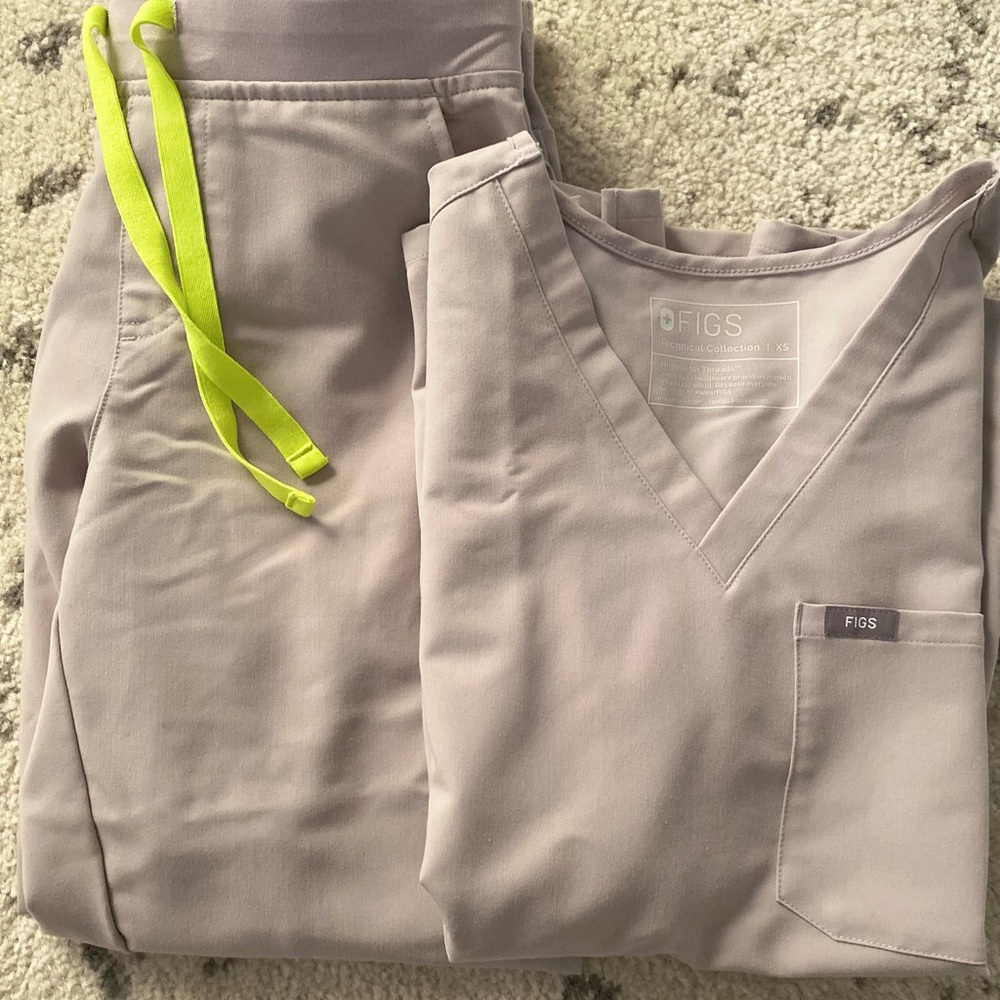 Figs XS TOP, SP bottoms.